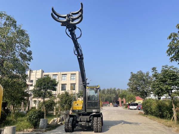 75型輪式抓木機(jī)