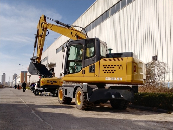 150輪式挖掘機(jī)